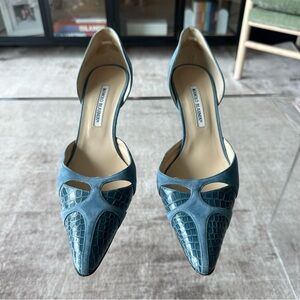 Manolo Blahnik Blue Pointed-Toe Heels